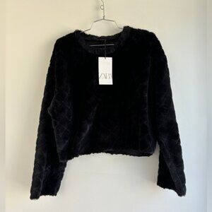 🆕 ZARA NWT Fuzzy Quilted Black Cropped Sweater Size M